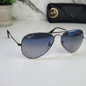 Ray-Ban Aviator Sunglasses. Gradient Polarized Lenses RB3025